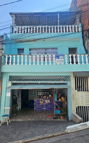 Casa à venda com 80m², 4 quartos e 2 vagas Casa à venda com 80m², 4 quartos e 2 vagasFachada