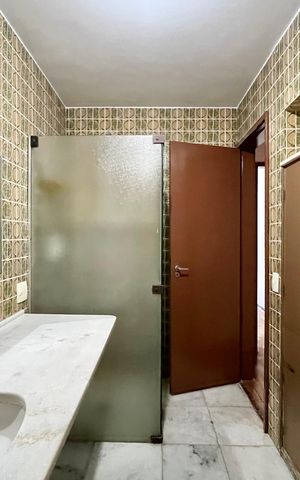 Apartamento para alugar com 280m², 5 quartos e 2 vagas Apartamento para alugar com 280m², 5 quartos e 2 vagasBanheiro 1