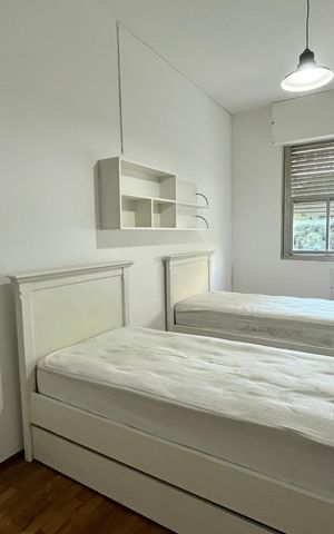 Apartamento para alugar com 280m², 5 quartos e 2 vagas Apartamento para alugar com 280m², 5 quartos e 2 vagasQuarto 4