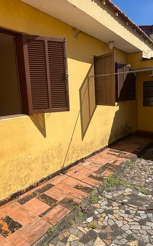 Casa à venda com 250m², 4 quartos e 5 vagas Casa à venda com 250m², 4 quartos e 5 vagasQuintal