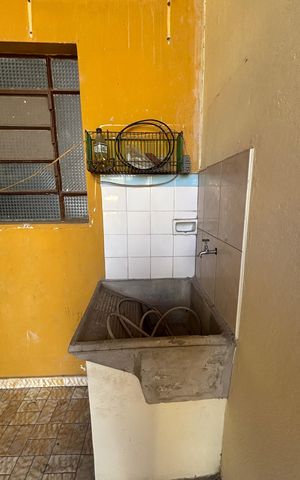 Casa à venda com 250m², 4 quartos e 5 vagas Casa à venda com 250m², 4 quartos e 5 vagasÁrea de Serviço
