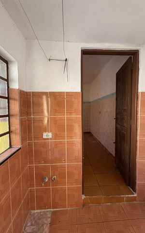 Casa à venda com 250m², 4 quartos e 5 vagas Casa à venda com 250m², 4 quartos e 5 vagasÁrea de Serviço