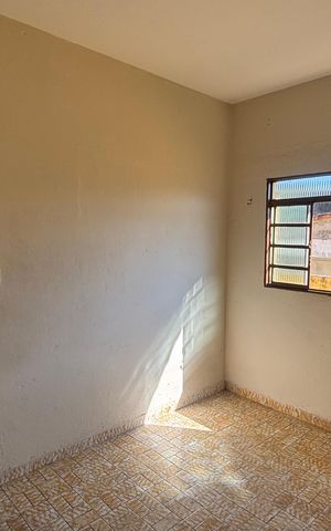 Casa à venda com 250m², 4 quartos e 5 vagas Casa à venda com 250m², 4 quartos e 5 vagasSala