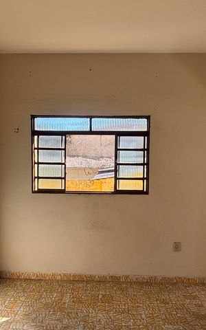 Casa à venda com 250m², 4 quartos e 5 vagas Casa à venda com 250m², 4 quartos e 5 vagasSala