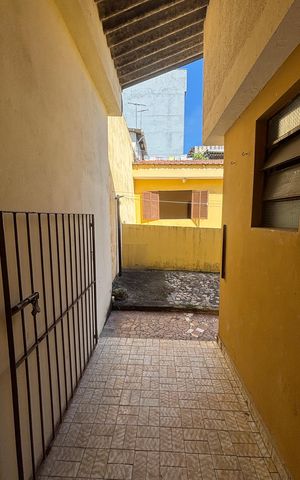Casa à venda com 250m², 4 quartos e 5 vagas Casa à venda com 250m², 4 quartos e 5 vagasÁrea de Serviço