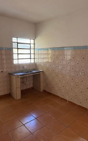 Casa à venda com 250m², 4 quartos e 5 vagas Casa à venda com 250m², 4 quartos e 5 vagasCozinha