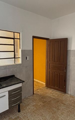 Casa à venda com 250m², 4 quartos e 5 vagas Casa à venda com 250m², 4 quartos e 5 vagasCozinha