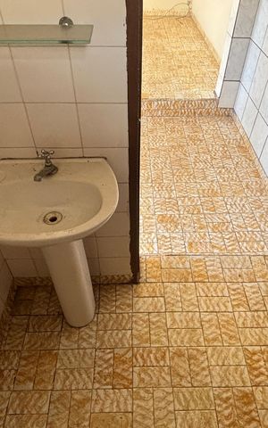 Casa à venda com 250m², 4 quartos e 5 vagas Casa à venda com 250m², 4 quartos e 5 vagasBanheiro