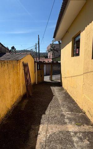 Casa à venda com 250m², 4 quartos e 5 vagas Casa à venda com 250m², 4 quartos e 5 vagasQuintal
