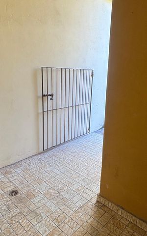 Casa à venda com 250m², 4 quartos e 5 vagas Casa à venda com 250m², 4 quartos e 5 vagasÁrea de Serviço