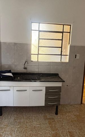 Casa à venda com 250m², 4 quartos e 5 vagas Casa à venda com 250m², 4 quartos e 5 vagasCozinha