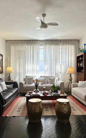 Apartamento à venda com 164m², 3 quartos e 2 vagas Apartamento à venda com 164m², 3 quartos e 2 vagasSala