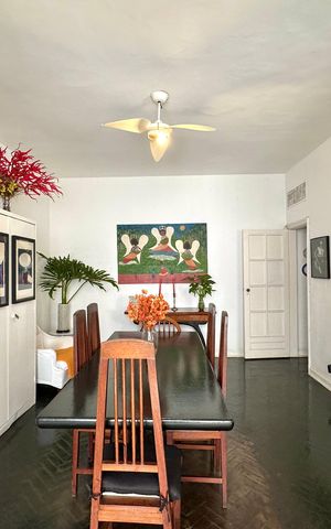Apartamento à venda com 164m², 3 quartos e 2 vagas Apartamento à venda com 164m², 3 quartos e 2 vagasEscritório