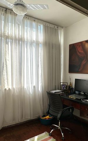 Apartamento à venda com 164m², 3 quartos e 2 vagas Apartamento à venda com 164m², 3 quartos e 2 vagasEscritório