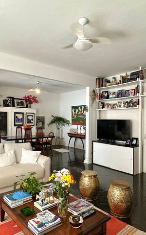 Apartamento à venda com 164m², 3 quartos e 2 vagas Apartamento à venda com 164m², 3 quartos e 2 vagasSala