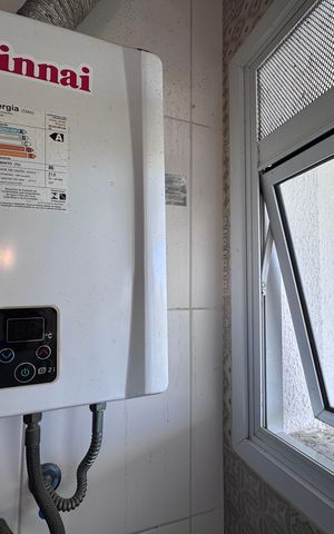 Apartamento à venda com 250m², 4 quartos e 2 vagas Apartamento à venda com 250m², 4 quartos e 2 vagasCozinha e Área de Serviço
