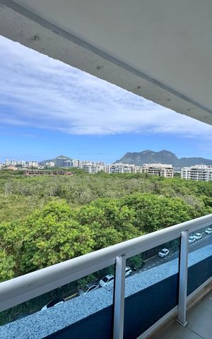 Apartamento à venda com 250m², 4 quartos e 2 vagas Apartamento à venda com 250m², 4 quartos e 2 vagasVaranda
