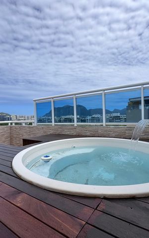 Apartamento à venda com 250m², 4 quartos e 2 vagas Apartamento à venda com 250m², 4 quartos e 2 vagasTerraço