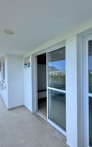 Apartamento à venda com 250m², 4 quartos e 2 vagas Apartamento à venda com 250m², 4 quartos e 2 vagasVaranda