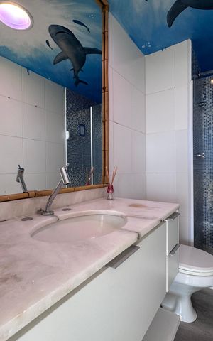 Apartamento à venda com 250m², 4 quartos e 2 vagas Apartamento à venda com 250m², 4 quartos e 2 vagasBanheiro Social (segundo andar)