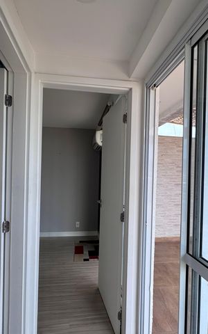 Apartamento à venda com 250m², 4 quartos e 2 vagas Apartamento à venda com 250m², 4 quartos e 2 vagasCorredor