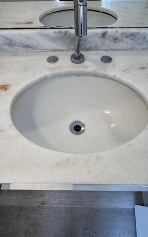 Apartamento à venda com 250m², 4 quartos e 2 vagas Apartamento à venda com 250m², 4 quartos e 2 vagasSuíte 1 - Banheiro