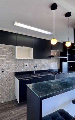Apartamento à venda com 250m², 4 quartos e 2 vagas Apartamento à venda com 250m², 4 quartos e 2 vagasCozinha e Área de Serviço