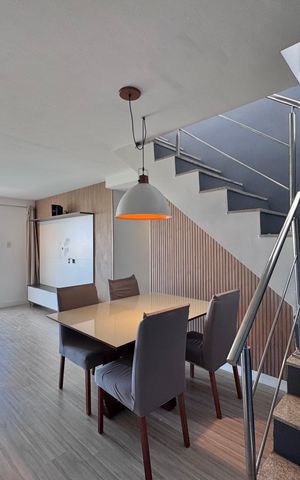 Apartamento à venda com 250m², 4 quartos e 2 vagas Apartamento à venda com 250m², 4 quartos e 2 vagasSala