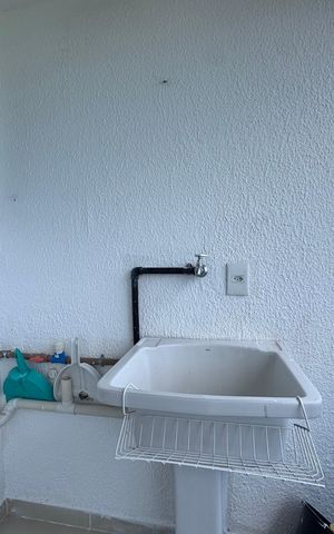 Apartamento à venda com 250m², 4 quartos e 2 vagas Apartamento à venda com 250m², 4 quartos e 2 vagasCozinha e Área de Serviço