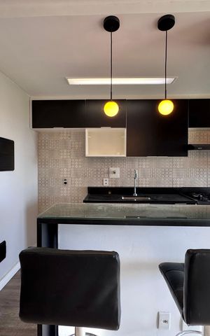 Apartamento à venda com 250m², 4 quartos e 2 vagas Apartamento à venda com 250m², 4 quartos e 2 vagasCozinha e Área de Serviço