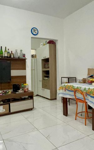 Casa à venda com 130m², 3 quartos e sem vaga Casa à venda com 130m², 3 quartos e sem vagaSala