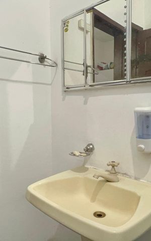 Casa à venda com 130m², 3 quartos e sem vaga Casa à venda com 130m², 3 quartos e sem vagaBanheiro