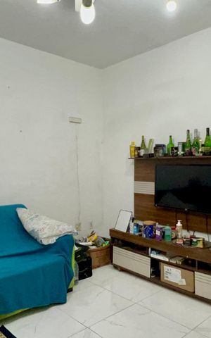 Casa à venda com 130m², 3 quartos e sem vaga Casa à venda com 130m², 3 quartos e sem vagaSala