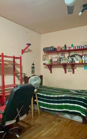 Casa à venda com 130m², 3 quartos e sem vaga Casa à venda com 130m², 3 quartos e sem vagaQuarto