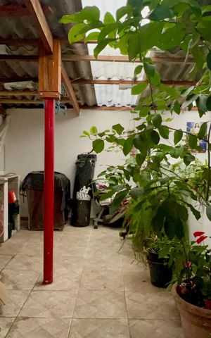 Casa à venda com 130m², 3 quartos e sem vaga Casa à venda com 130m², 3 quartos e sem vagaTerraço