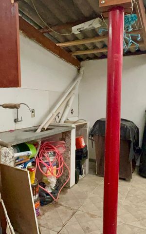 Casa à venda com 130m², 3 quartos e sem vaga Casa à venda com 130m², 3 quartos e sem vagaChurrasqueira