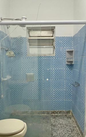 Casa à venda com 130m², 3 quartos e sem vaga Casa à venda com 130m², 3 quartos e sem vagaBanheiro