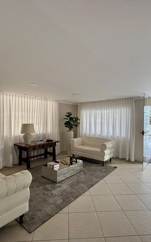 Apartamento à venda com 100m², 3 quartos e 1 vaga Apartamento à venda com 100m², 3 quartos e 1 vagaHall Social Bloco