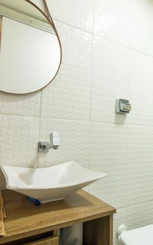 Apartamento à venda com 57m², 2 quartos e 1 vaga Apartamento à venda com 57m², 2 quartos e 1 vagaBanheiro Social