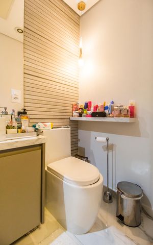 Apartamento à venda com 100m², 2 quartos e 2 vagas Apartamento à venda com 100m², 2 quartos e 2 vagasBanheiro da Suíte