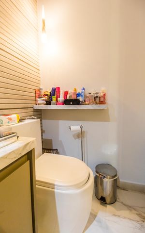 Apartamento à venda com 100m², 2 quartos e 2 vagas Apartamento à venda com 100m², 2 quartos e 2 vagasBanheiro da Suíte