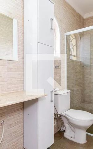 Casa à venda com 211m², 3 quartos e 3 vagas Casa à venda com 211m², 3 quartos e 3 vagasBanheiro
