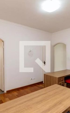 Casa à venda com 211m², 3 quartos e 3 vagas Casa à venda com 211m², 3 quartos e 3 vagasQuarto