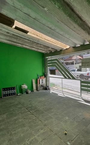 Casa à venda com 110m², 3 quartos e 2 vagas