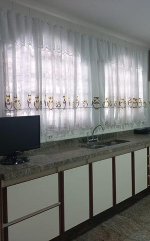 Casa à venda com 350m², 3 quartos e sem vaga Casa à venda com 350m², 3 quartos e sem vagaCozinha