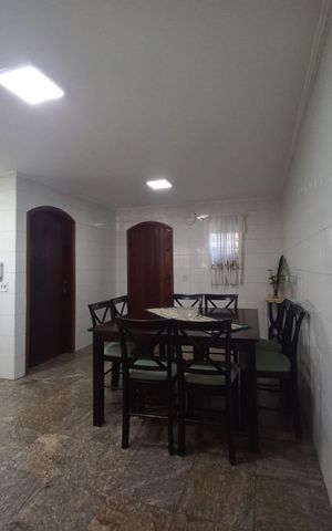 Casa à venda com 350m², 3 quartos e sem vaga Casa à venda com 350m², 3 quartos e sem vagaCozinha