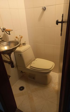 Casa à venda com 350m², 3 quartos e sem vaga Casa à venda com 350m², 3 quartos e sem vagaBanheiro
