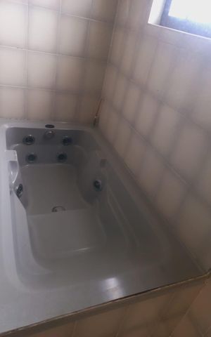 Casa à venda com 350m², 3 quartos e sem vaga Casa à venda com 350m², 3 quartos e sem vagaBanheiro