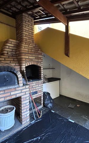 Casa à venda com 176m², 3 quartos e 2 vagasQuintal - churrasqueira 