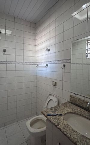 Casa à venda com 176m², 3 quartos e 2 vagasBanheiro social 2